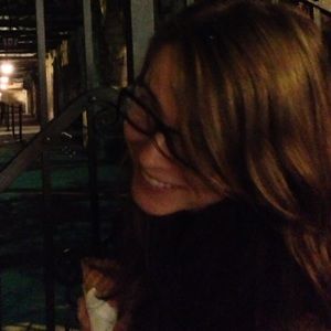 Meet your Posher, Caroline